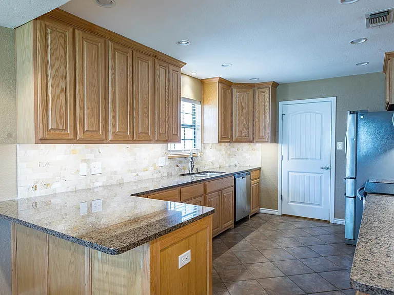 4808 Mount Everest Dr — Photo 12