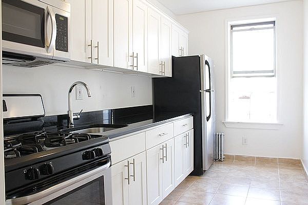 1st image of 2100 Beekman Pl #4R