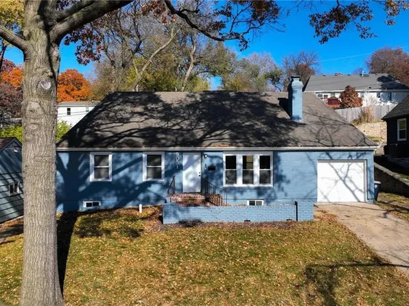 9031 Holly St, Kansas City, MO 64114