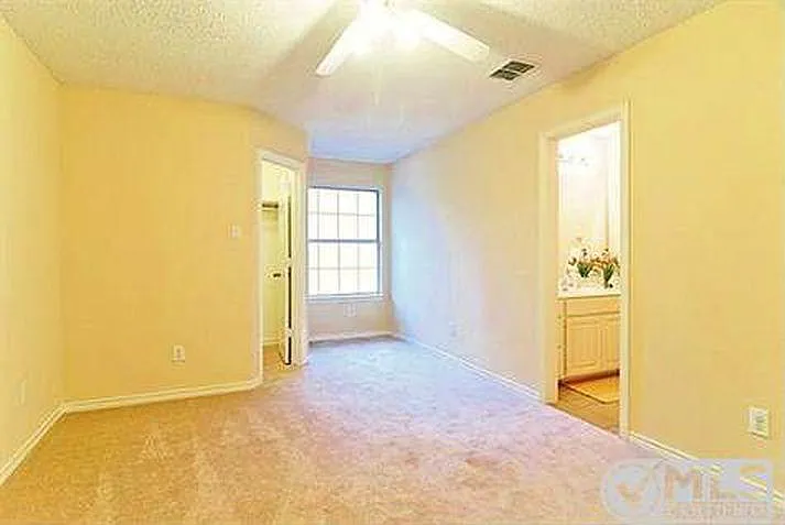 9904 Lakeridge Ct — Photo 13