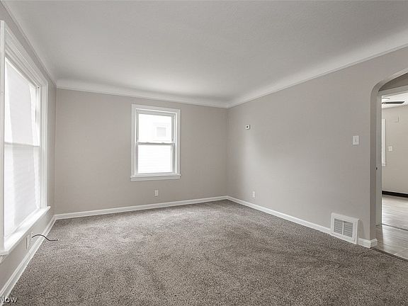 3rd image of 1454 E 196th St