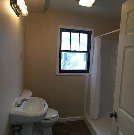 5th image of 1305 E Unaka Ave
