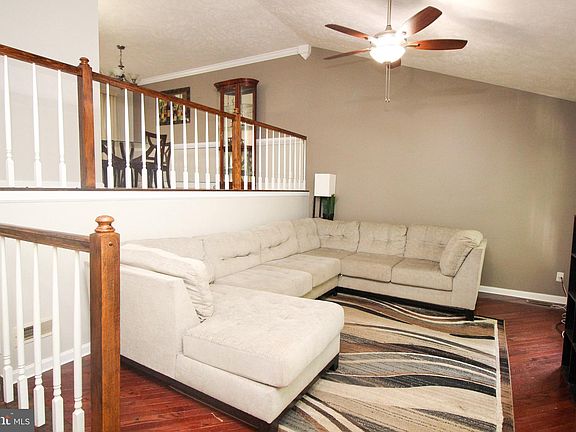 5th image of 2015 Farragut Dr