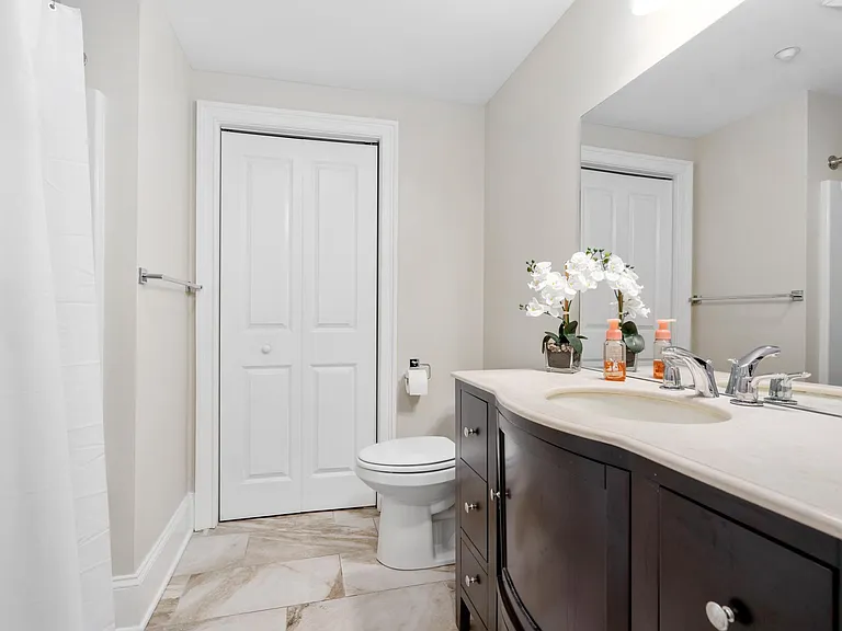 510 Broadway St #3H — Photo 3