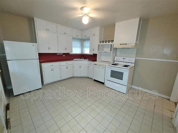 4th image of 2301 Herrington St