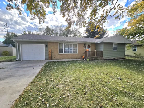 140 W 2nd Ave, Clifton, IL 60927