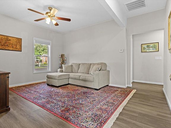 5th image of 1821 Eddy Ave