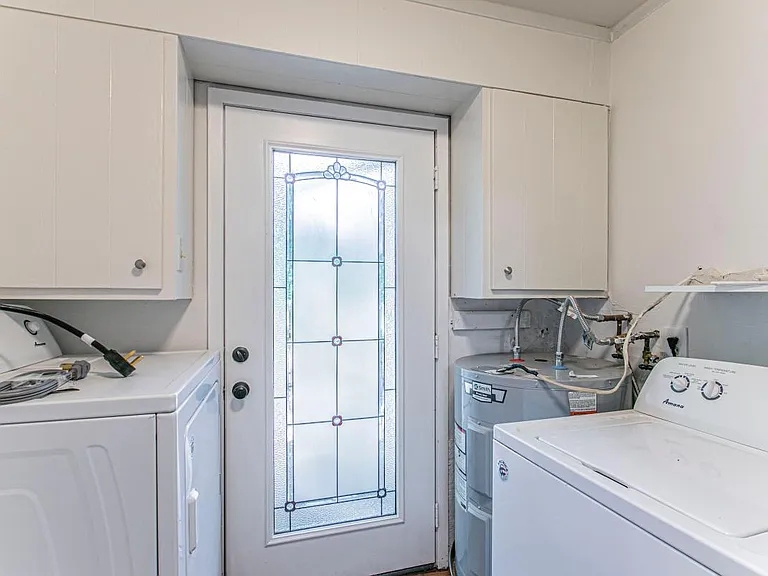 364 County Road 3670 — Photo 11