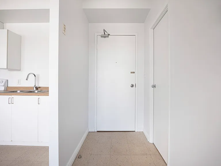 3433 Bathurst St #4 — Photo 11