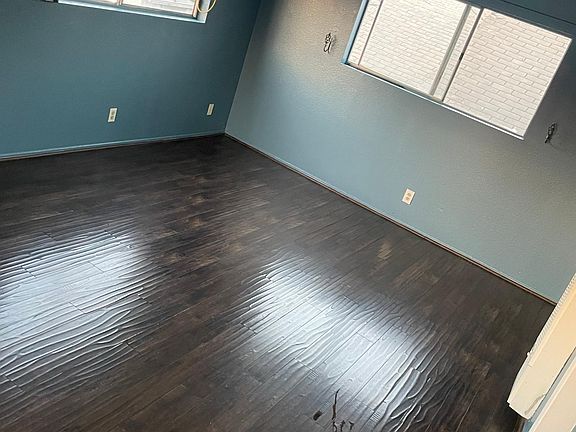 2nd image of 701 W 41st Dr #1/4