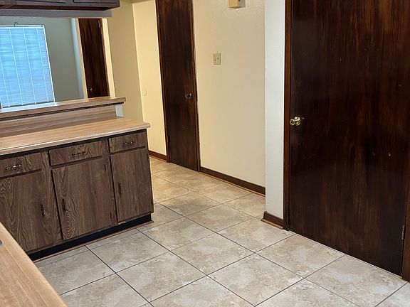 4th image of 4112 Lac Couture Dr APT D