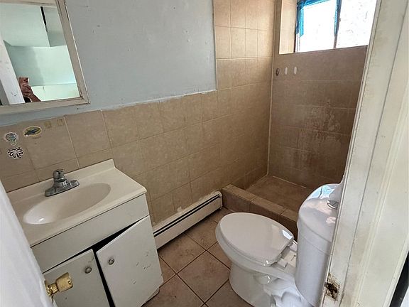 3rd image of 109 Berkeley Avenue
