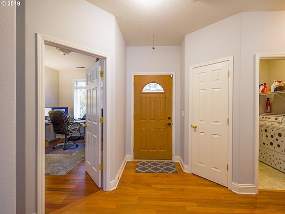 5th image of 2715 NW 118th Cir