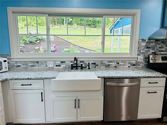 4th image of 108 Charlotte Dr