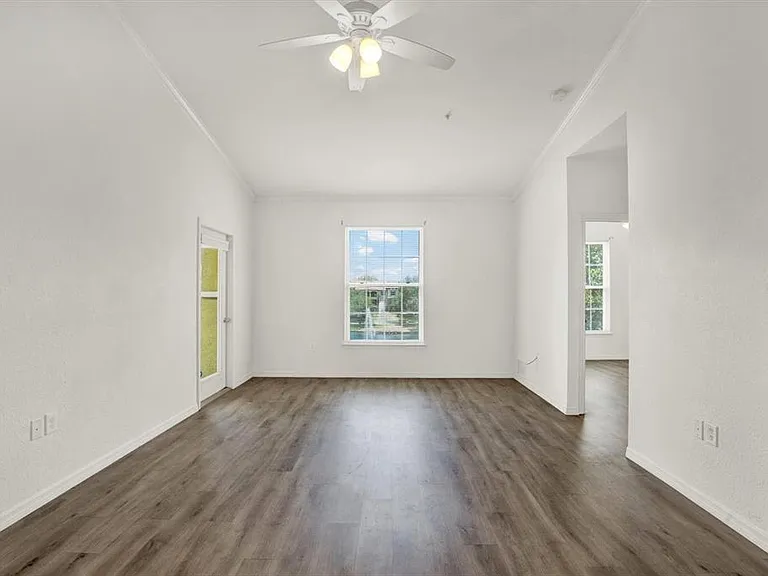 10201 Courtney Palms Blvd #304 — Photo 10