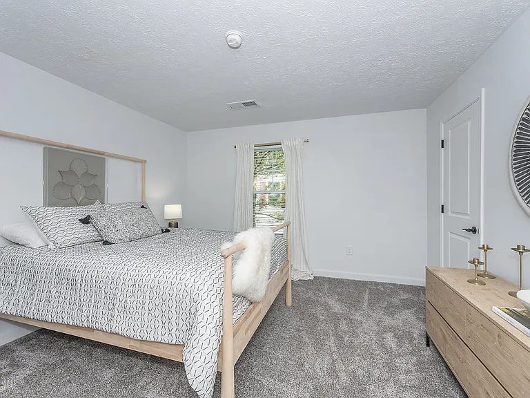 Galbraith Pointe Apartments and Townhomes — Photo 12