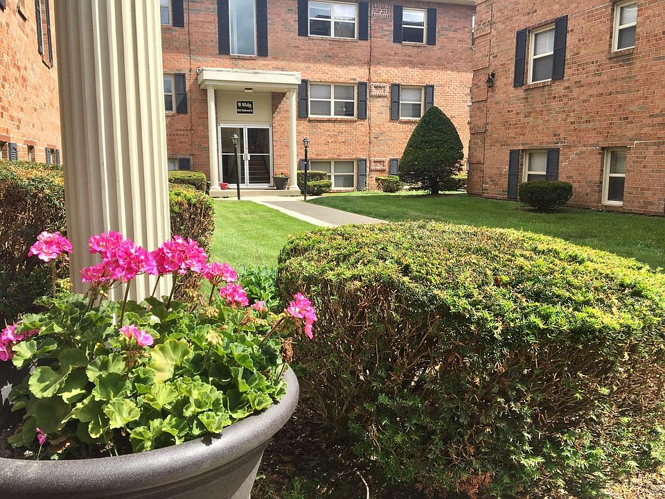 1st image of 924 E Markwood Ave #23