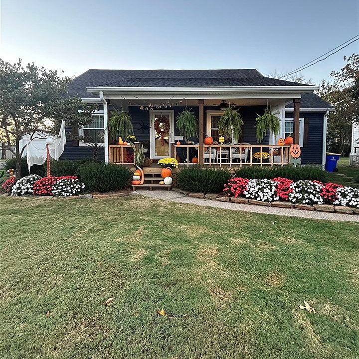 1st image of 854 Magnolia St