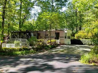 65 Terrace Cir, Cleveland, GA 30528