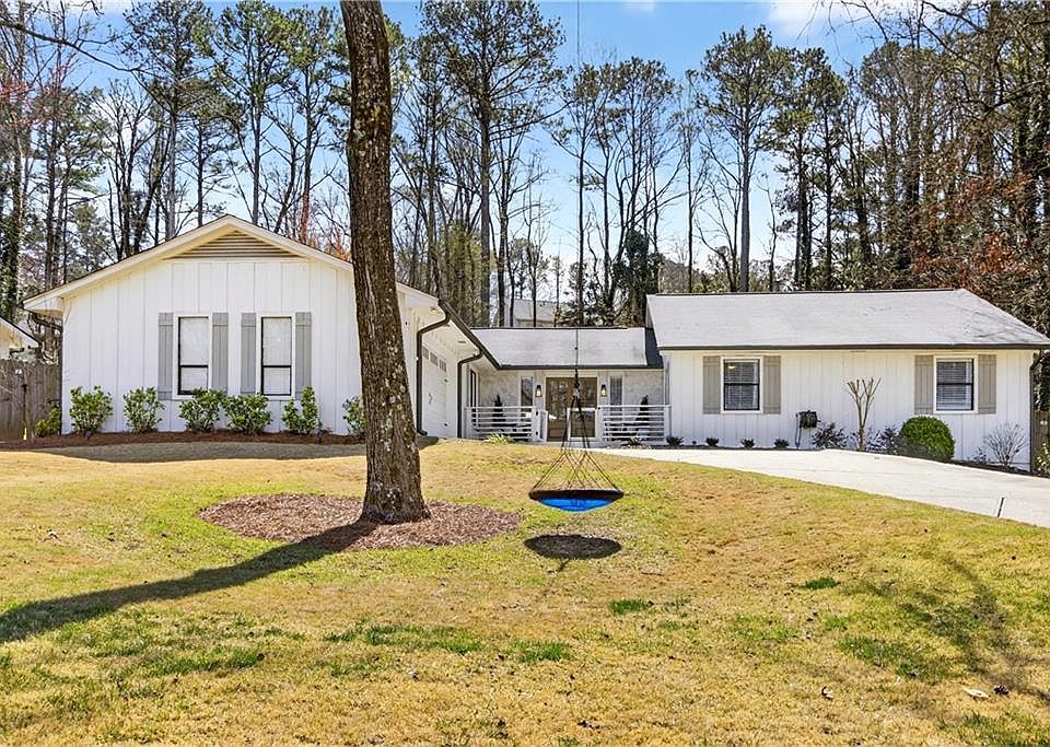 1st image of 5484 Woodberry Cir