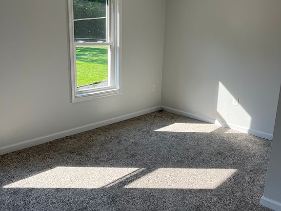 3rd image of 112 Park Ln