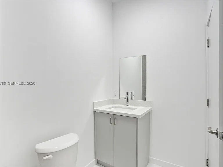 1567 NW 1st St #9 — Photo 9
