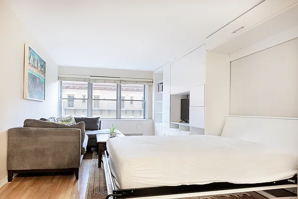 Sold by Flat Iron Real Estate | media 5