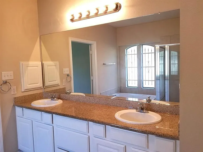 25406 Archdale Ct — Photo 34