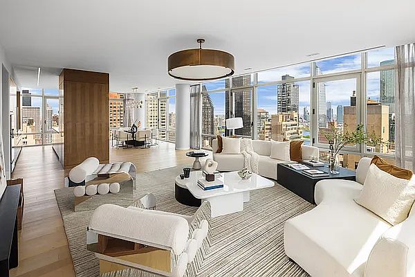 1st image of 219 E 44th St Floor 32