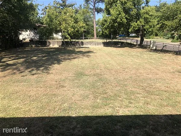 321 Bradley St — Photo 7