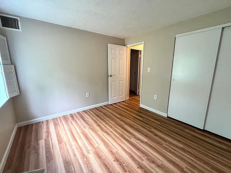 7 Village Rock Ln #3 — Photo 11