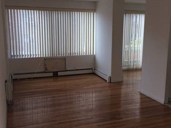 3rd image of 6739 Clyde St #1