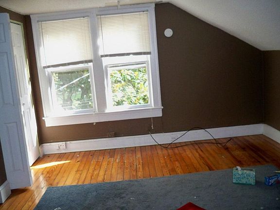 5th image of 100 N Jarvis St