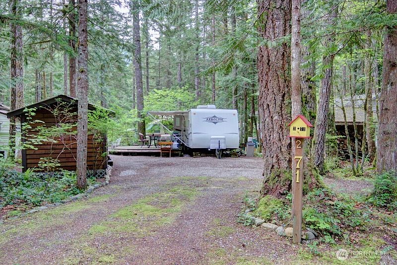 3rd image of 71 Wilderness Way