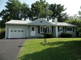 113 Greenhedge Dr, Camillus, NY 13031