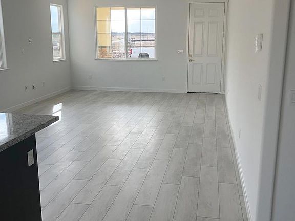 Gathering Room - Lot 894