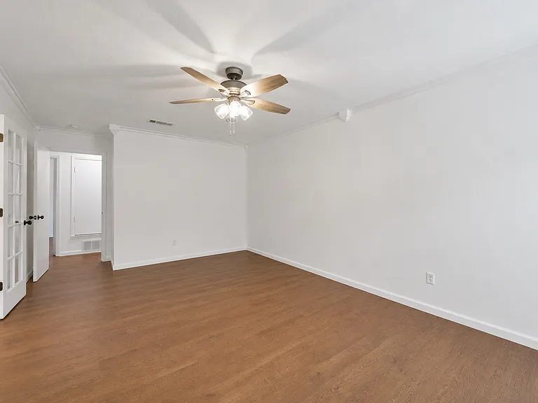 2127 Tanglewood Dr #D — Photo 14
