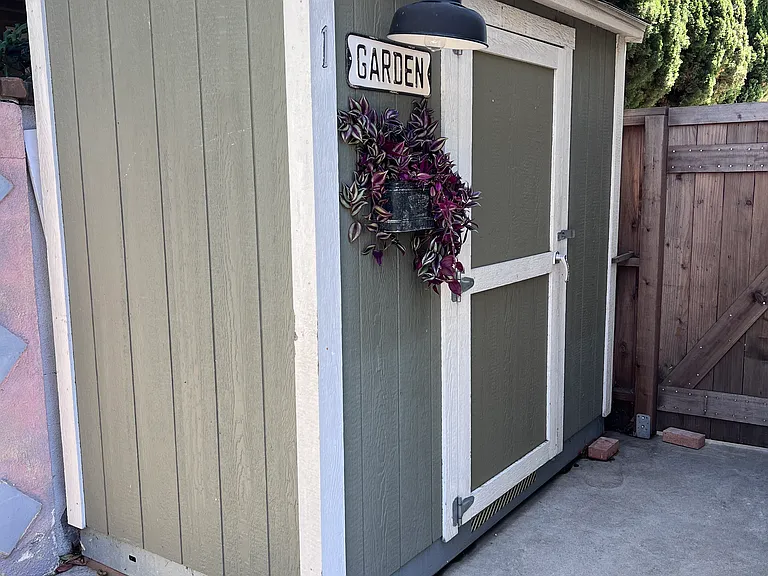4243 E Vermont St — Photo 29