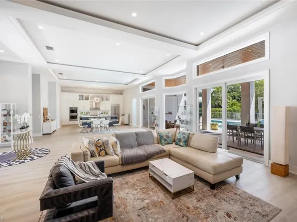 9240 The LN, NAPLES, FL 34109