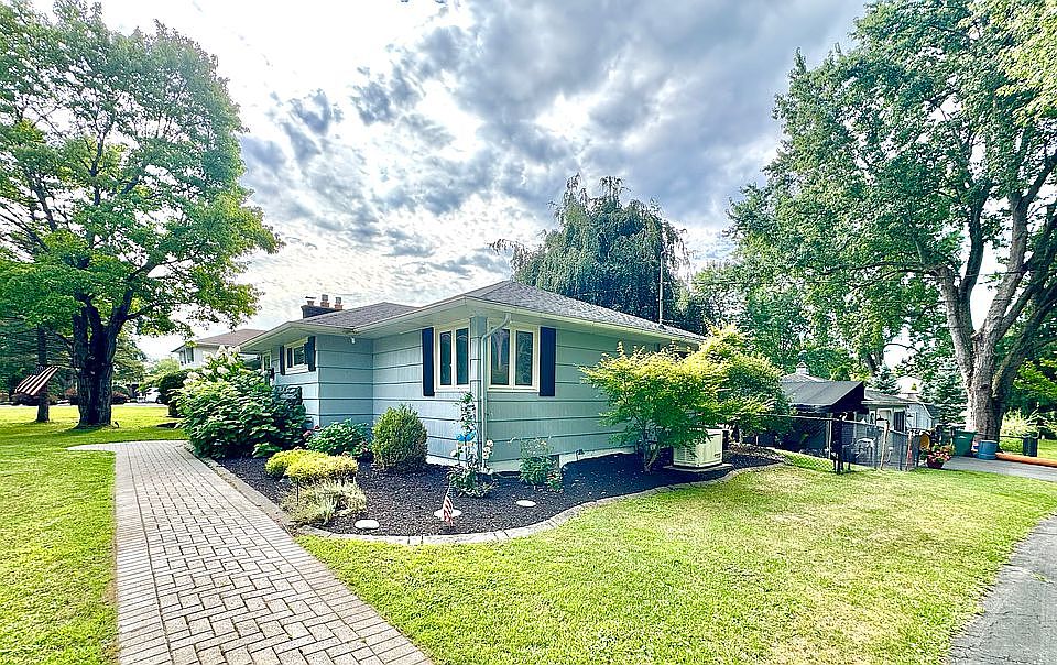 2nd image of 20 Woodside Dr