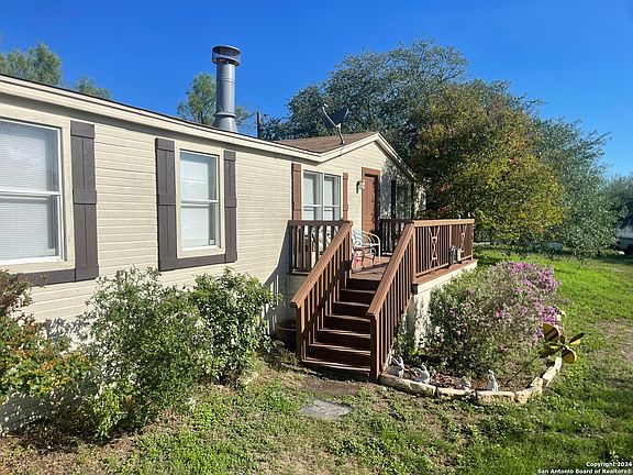 3rd image of 120 COUNTY ROAD 5636