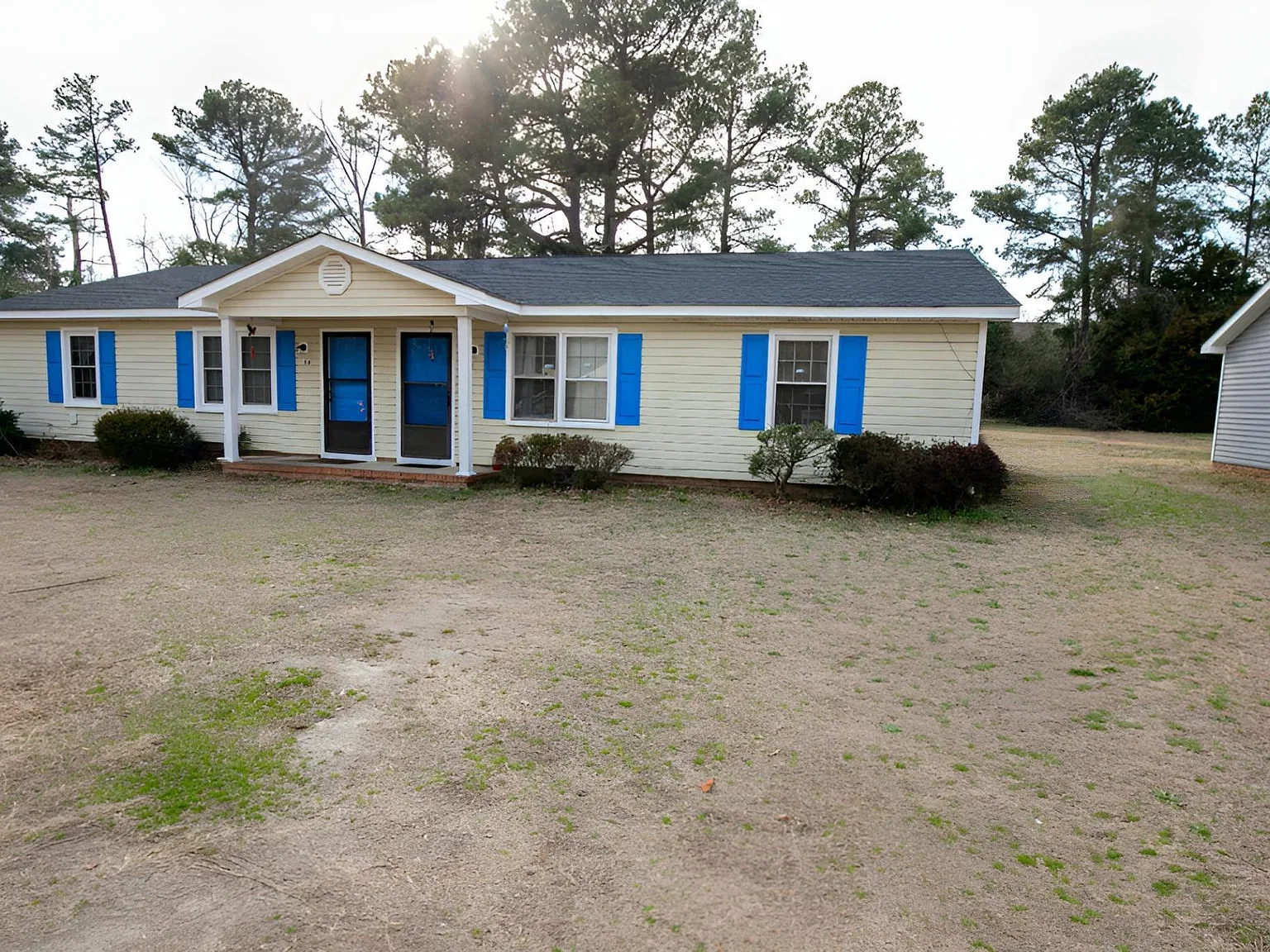 614 Miller Ave — Photo 2