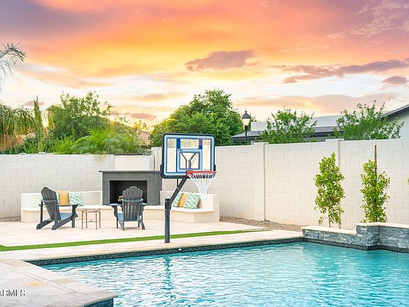 3rd image of 4340 E ESTRELLA Court
