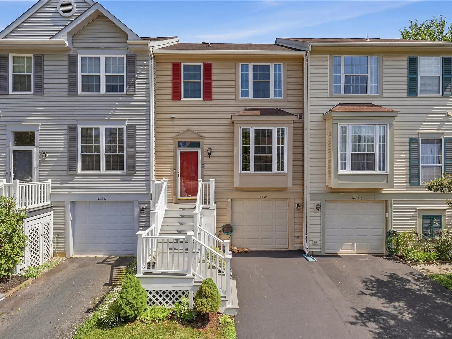 3 bed, 2.5 bath, 1754 sqft, $3,000 — Photo 4
