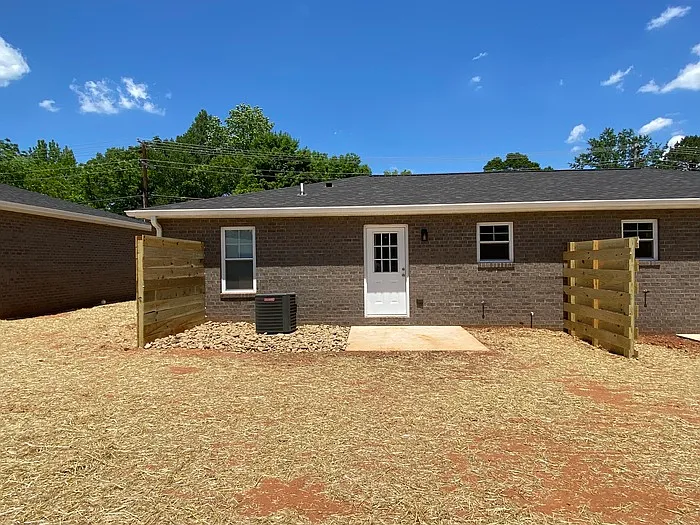 129 W Main Dr — Photo 3