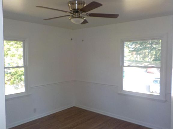 5th image of 1332 E Randolph Ct