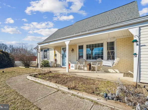 1402 Post Ln, Bowie, MD 20716