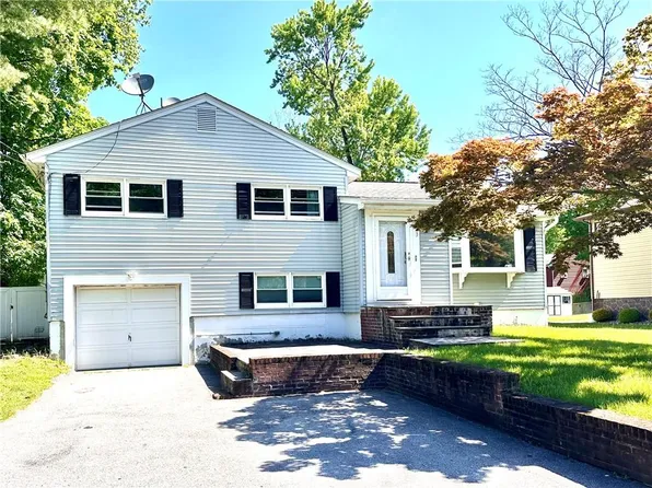 3 Sparrow Lane, Poughkeepsie, NY 12601