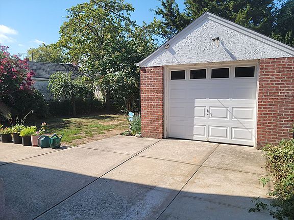 1 car garage