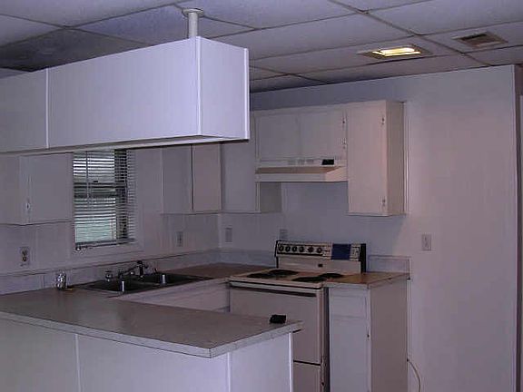 3rd image of 1823 Oriole Dr